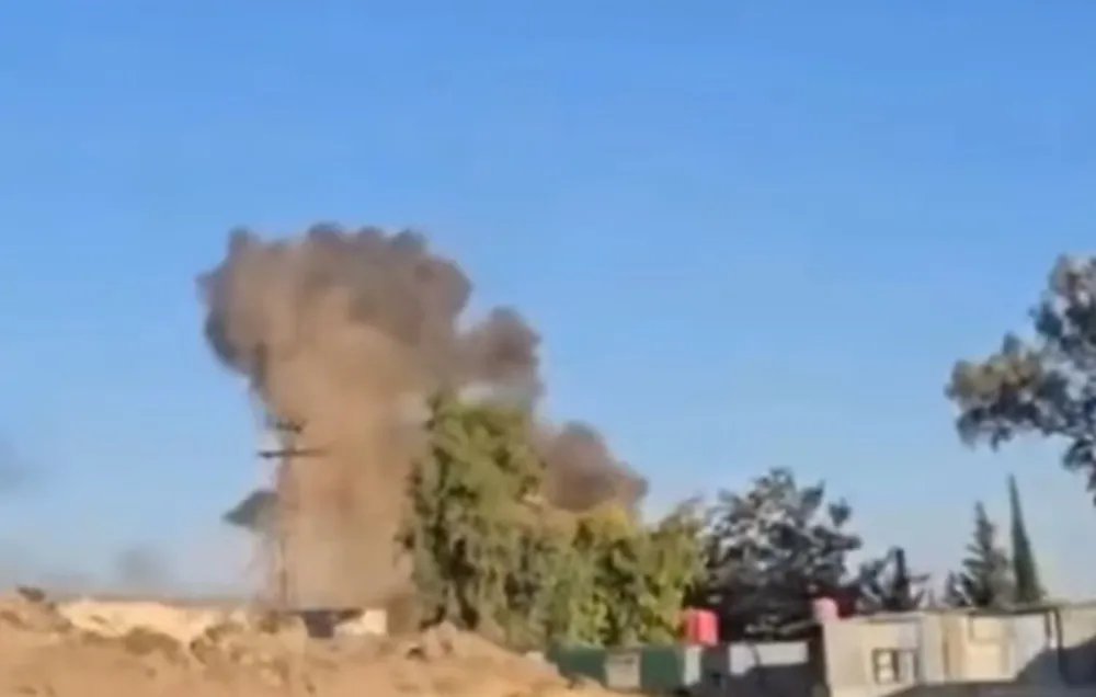 تصعيد جنوب سوريا: غارات إسرائيلية على السويداء والقنيطرة واستهداف دبابة للجيش السوري