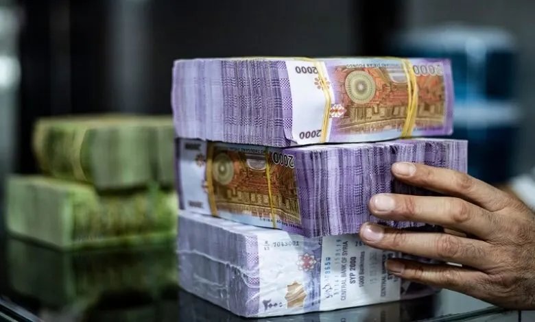 تراجع طفيف في سعر صرف الليرة السورية مقابل الدولار والعملات الأجنبية مع ثبات أسعار الذهب