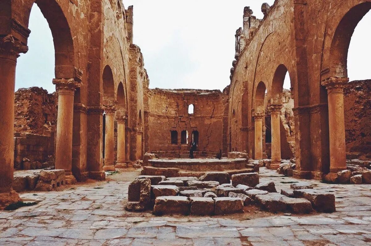 تصاعد التوتر في الرقة: قوات إدارة العمليات تتقدم وتسيطر على مناطق نفطية وقسد تعزز قواتها