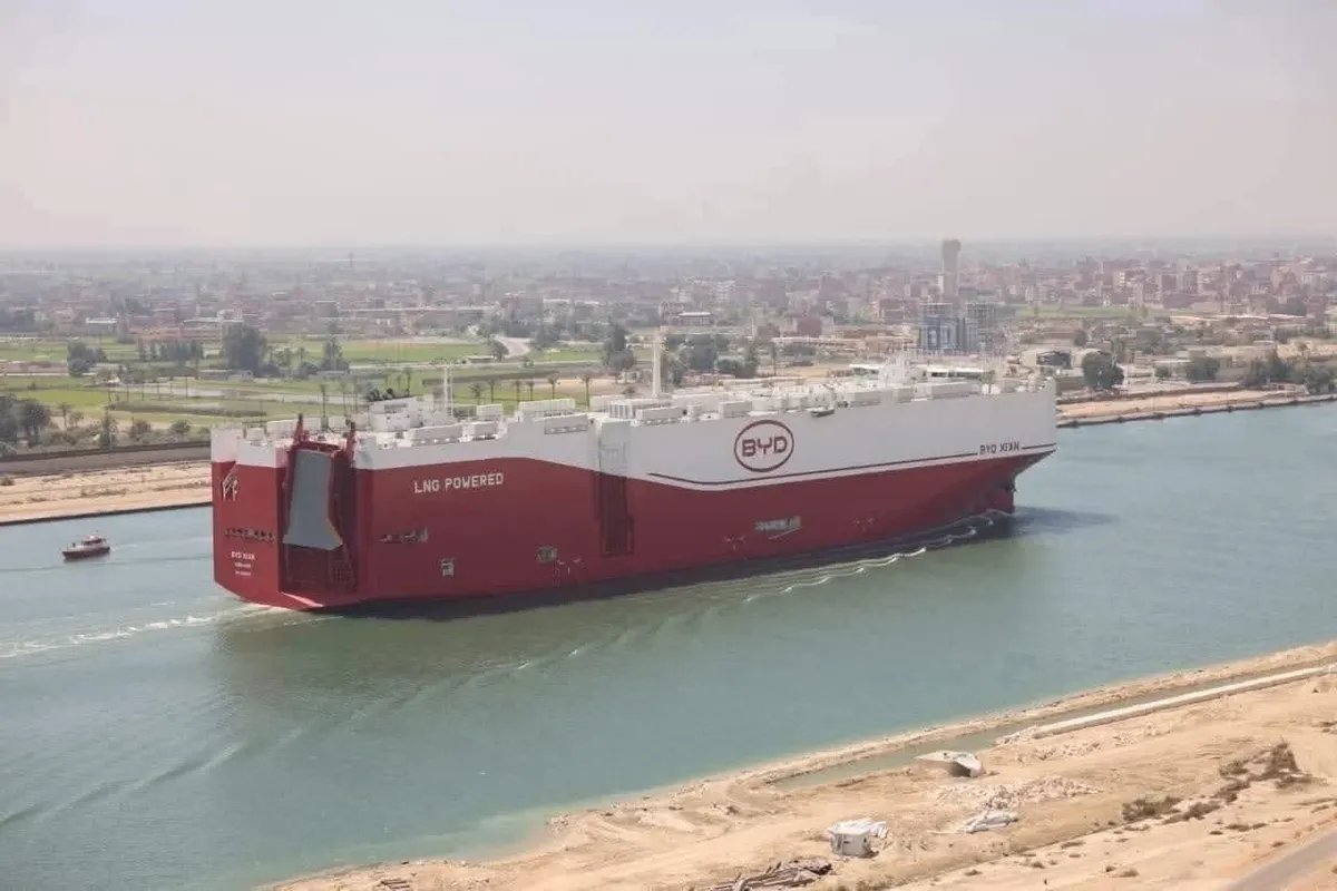 قناة السويس تستقبل حاملة السيارات العملاقة BYD XI'AN في رحلتها الأولى