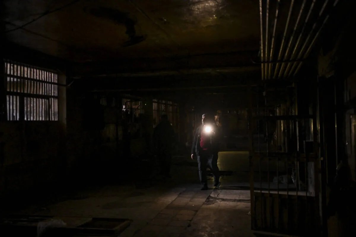 من زنازين التعذيب إلى ساحات التصوير: كيف يتحول إرث السجون السورية إلى معركة ضد الذاكرة؟