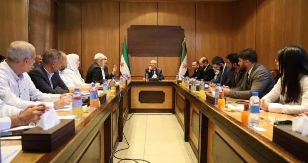 وزير النقل يشدد على تسريع مشاريع الطرق ومعالجة التحديات