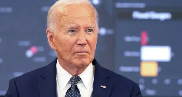 تحقيق في استخدام بايدن للقلم الآلي يثير جدلاً واسعاً.. ترامب يصفه بـ"الفضيحة"