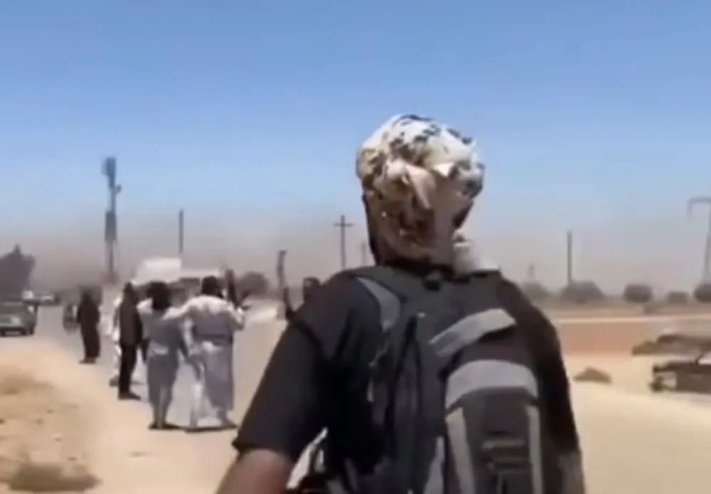 دخول مقاتلين إلى السويداء يثير الجدل حول دور فرحان المرسومي وعلاقته بإيران