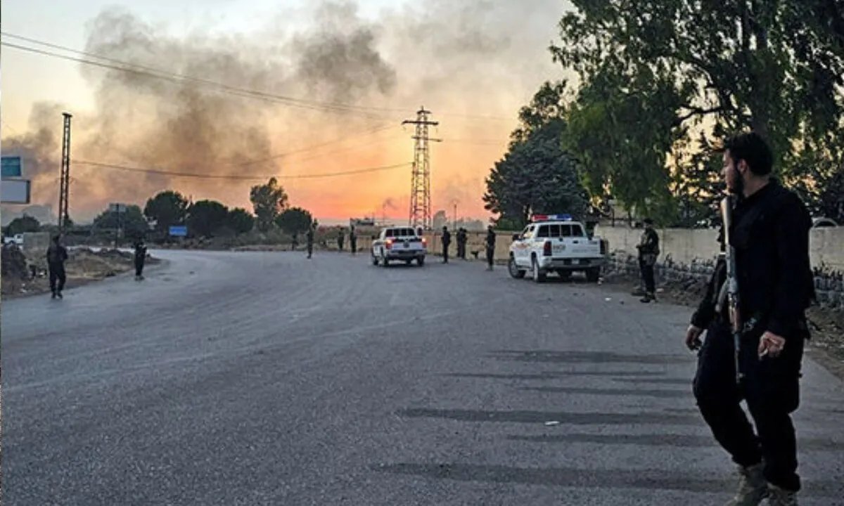 اشتباكات السويداء: القوات الحكومية تتقدم وسط قصف إسرائيلي وتهديدات