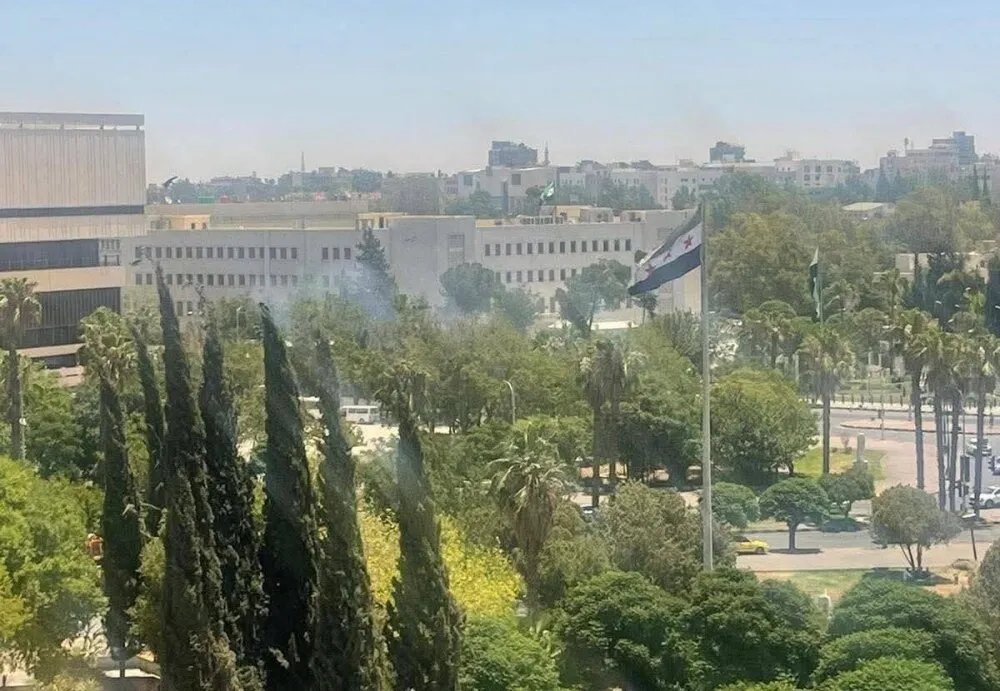 غارات إسرائيلية تستهدف مجمع هيئة الأركان العامة في دمشق