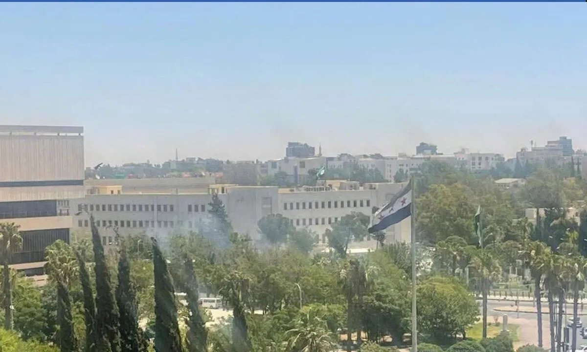 إسرائيل تستهدف مجمع الأركان العامة في دمشق وتتوعد بتصعيد ضد سوريا