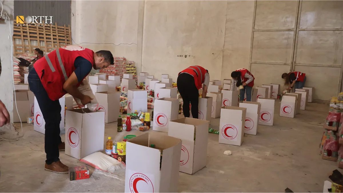 الهلال الأحمر الكردي يستعد لإغاثة متضرري حرائق اللاذقية بـ 3000 سلة غذائية