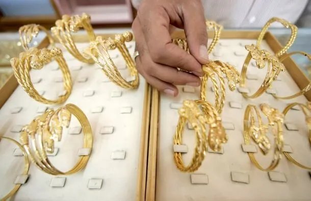 تراجع طفيف في أسعار الذهب في الأسواق السورية اليوم