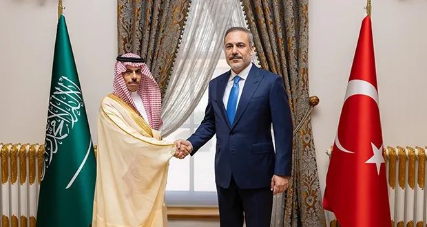 وزيرا خارجية تركيا والسعودية يحذران: الهجمات الإسرائيلية تقوض الاستقرار في سوريا