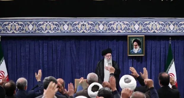 هل تشهد إيران انقلاباً؟ دوافع سياسية وصراعات داخلية تثير التكهنات