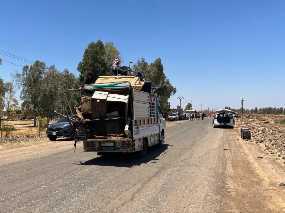 نزوح جماعي من ريف السويداء بعد تصاعد العنف وتهديدات المجموعات الخارجة عن القانون