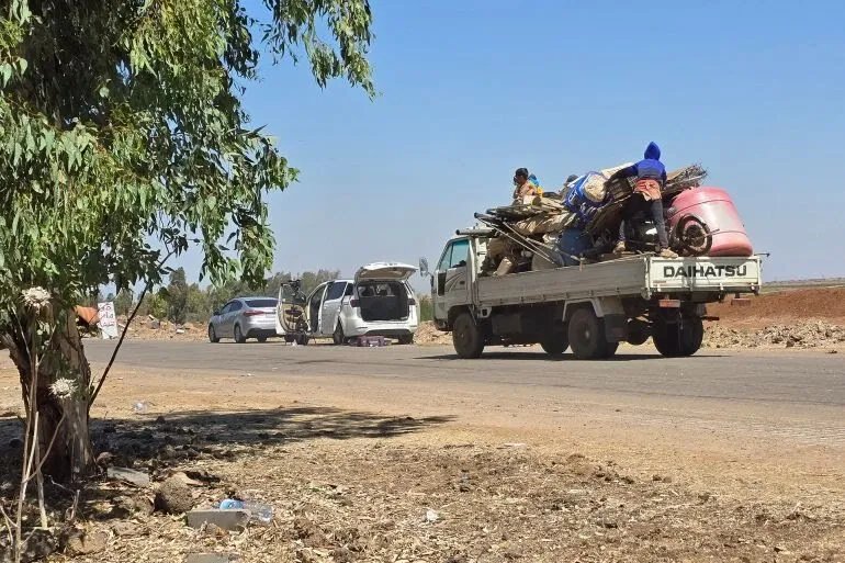 نزوح جماعي: مئات العائلات البدوية تفر من السويداء إلى ريف درعا هرباً من الميليشيات
