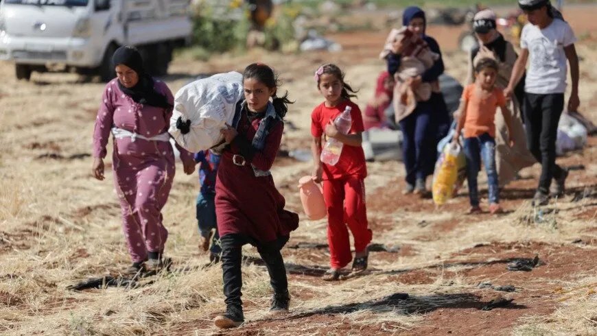 نزوح جماعي: أكثر من 300 عائلة بدوية تهرب من السويداء بسبب انتهاكات ميليشيا الهجري المدعومة من إسرائيل