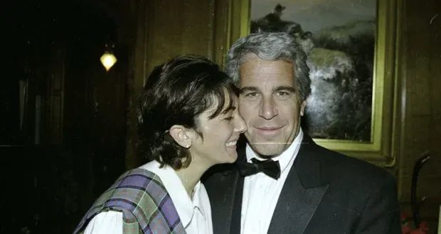 من الصداقة إلى الخصومة: نظرة على علاقة ترامب بإبستين وقضايا الاعتداء الجنسي