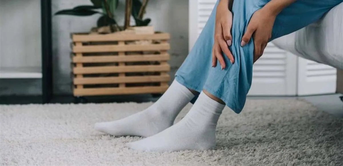 تنميل الساقين ليلاً: هل هو علامة على مرض عصبي مزمن؟.. إليك التفاصيل