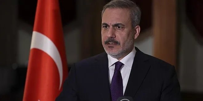 وزير الخارجية التركي يحذر: الاعتداءات الإسرائيلية تهدد جهود السلام في سوريا