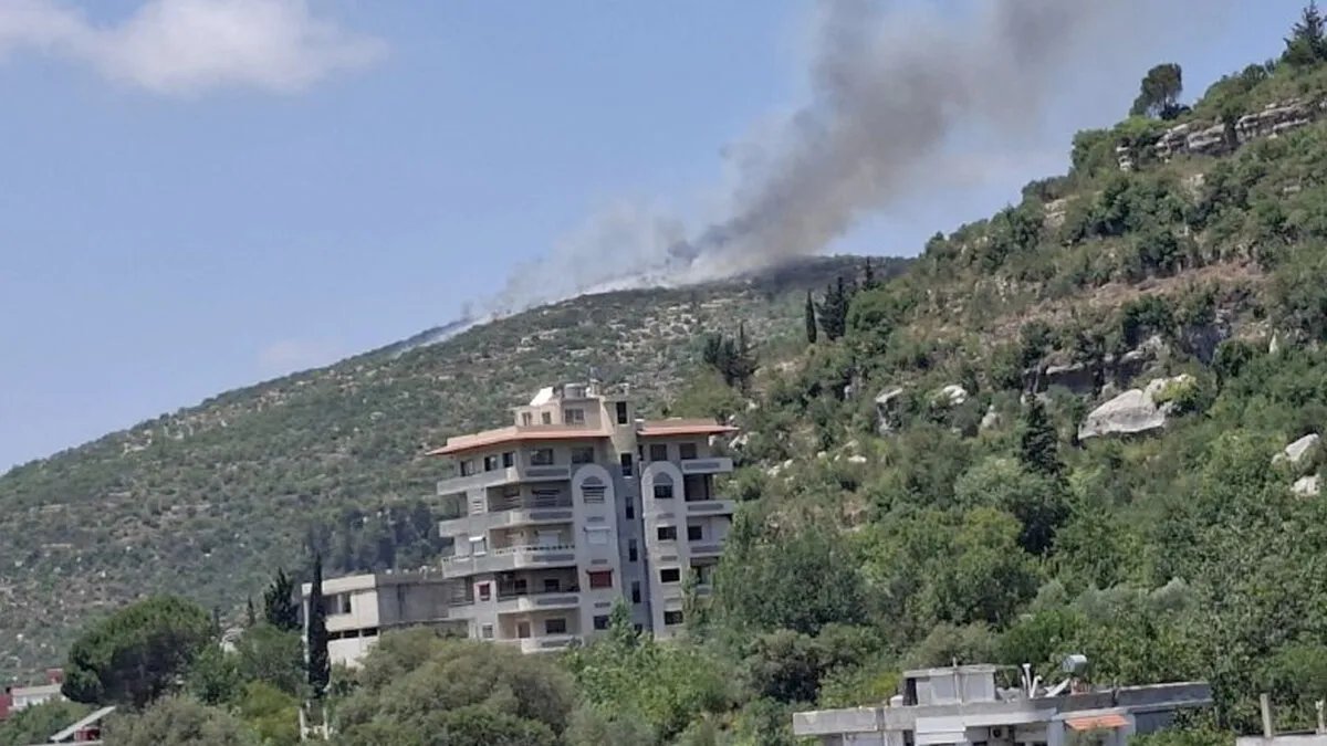 حريق ضخم يندلع في غابات حماة وطرطوس والفرق تكافح للسيطرة