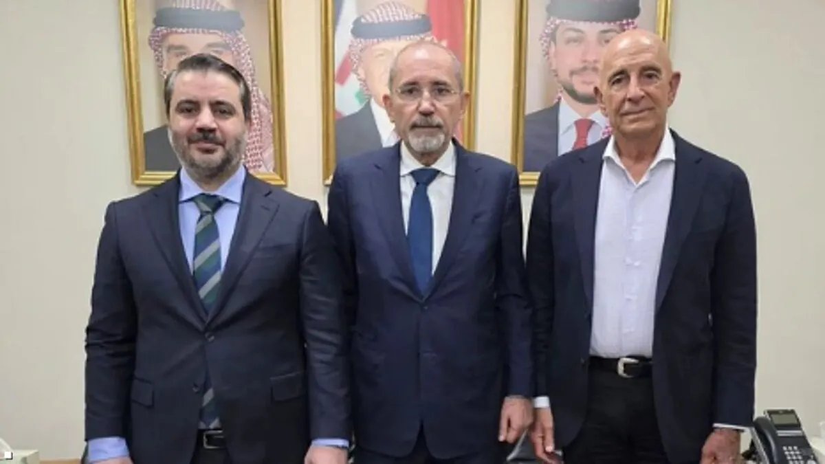 الصفدي والشيباني وباراك يتفقون على تعزيز الهدوء في السويداء ودعم جهود الحكومة السورية