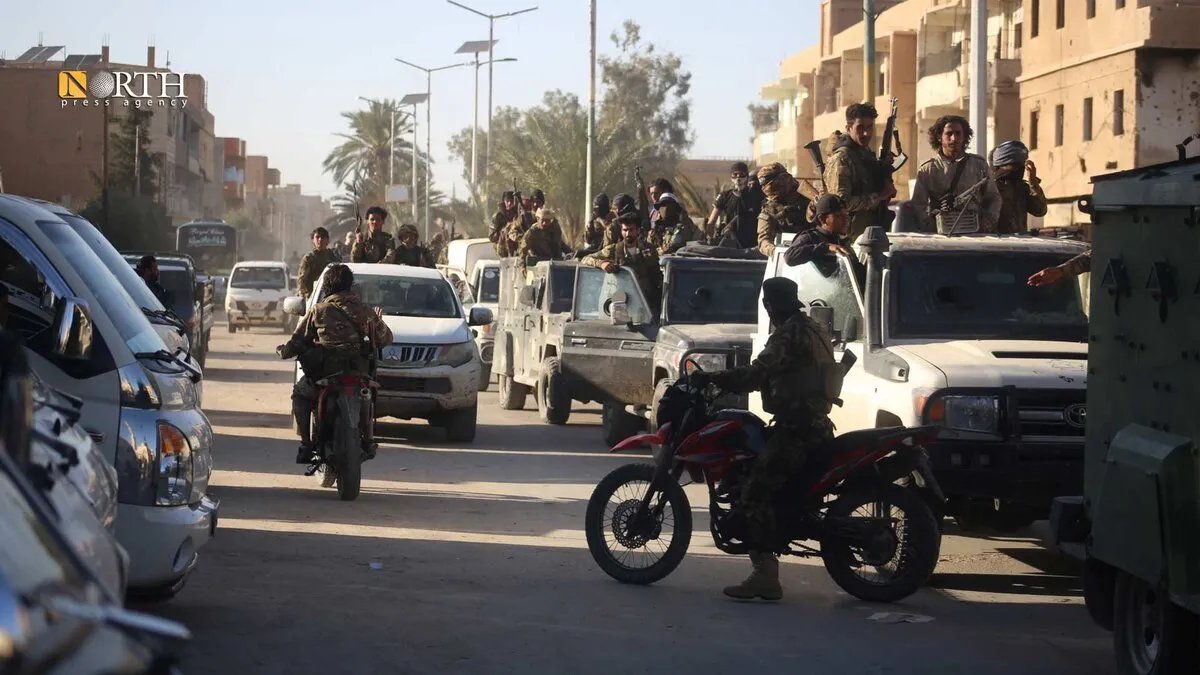 طائرة مسيرة مجهولة تستهدف دراجة نارية وتصيب سائقها في ريف البوكمال