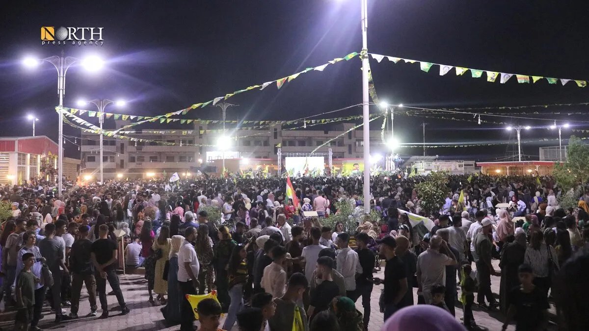 القامشلي تحيي الذكرى الثالثة عشرة لثورة 19 تموز: تخليداً لطرد النظام السوري السابق من شمال سوريا