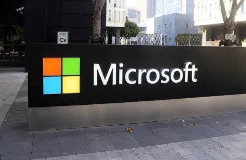 مايكروسوفت توقف الدعم التقني لأنظمة البنتاغون من فرق صينية بعد تقرير استقصائي