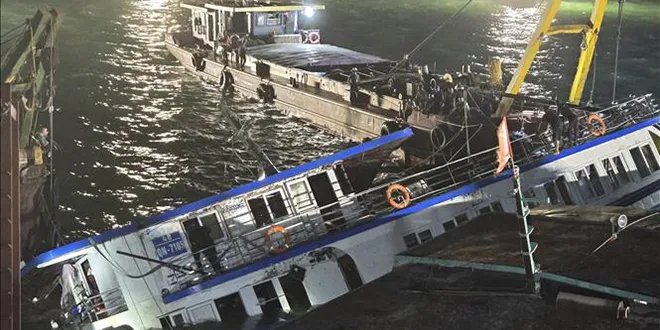 فاجعة في فيتنام: مصرع 37 شخصاً في غرق سفينة سياحية بخليج هالونغ