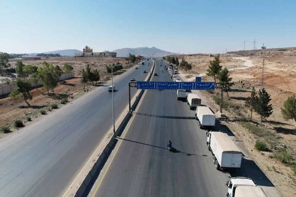 وزارة الصحة السورية ترسل قافلة مساعدات طبية ضخمة إلى السويداء