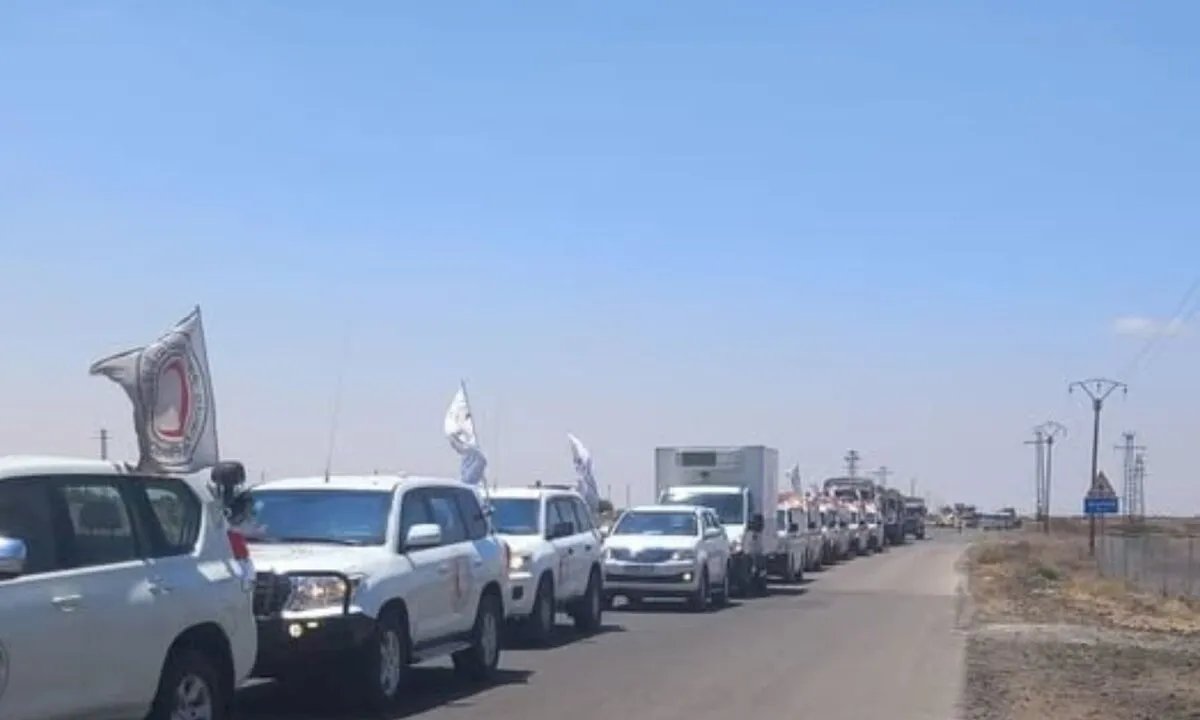 السويداء: مساعدات الهلال الأحمر تدخل المدينة وسط رفض للهجري لوصول وفد حكومي