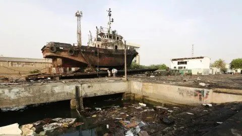 تصعيد في اليمن: غارات إسرائيلية مكثفة تستهدف ميناء الحديدة وتهديدات متبادلة بين كاتس وأنصار الله