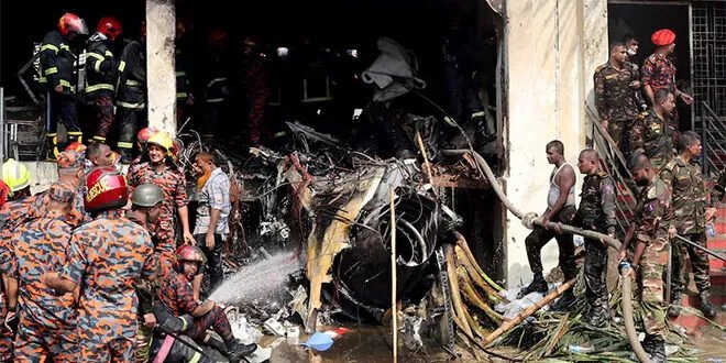 مصرع 19 شخصاً وإصابة العشرات في حادث تحطم طائرة ببنغلاديش