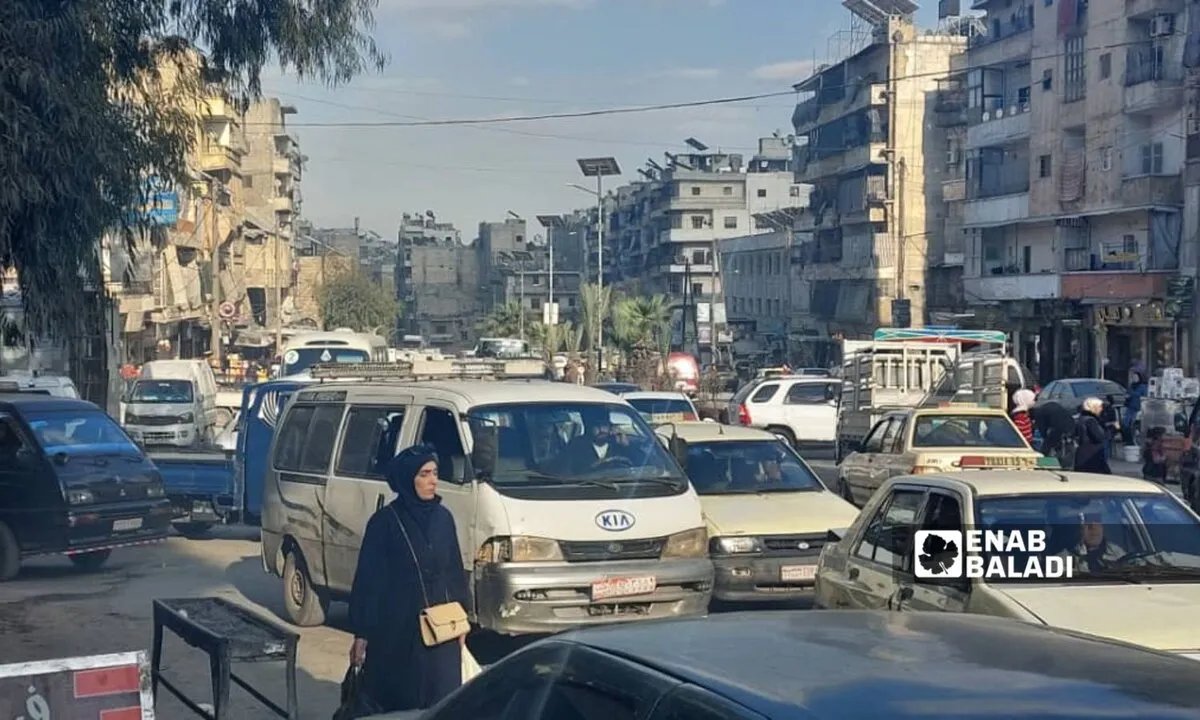 حلب تختنق بالاختناقات المرورية: شكاوى متزايدة وإجراءات حكومية للحد من الفوضى