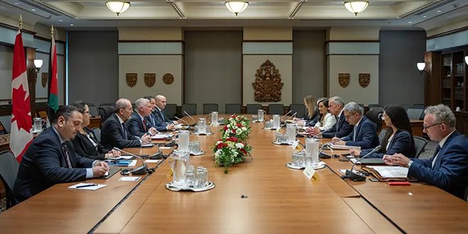 الملك الأردني يجدد التأكيد على دعم أمن واستقرار سوريا خلال لقائه رئيس الوزراء الكندي