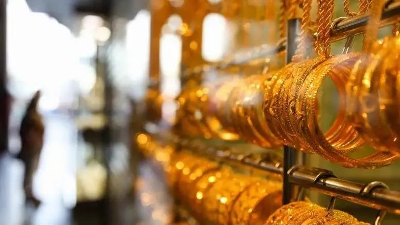 تذبذب في سعر الليرة السورية مقابل الدولار والعملات الأجنبية وارتفاع أسعار الذهب