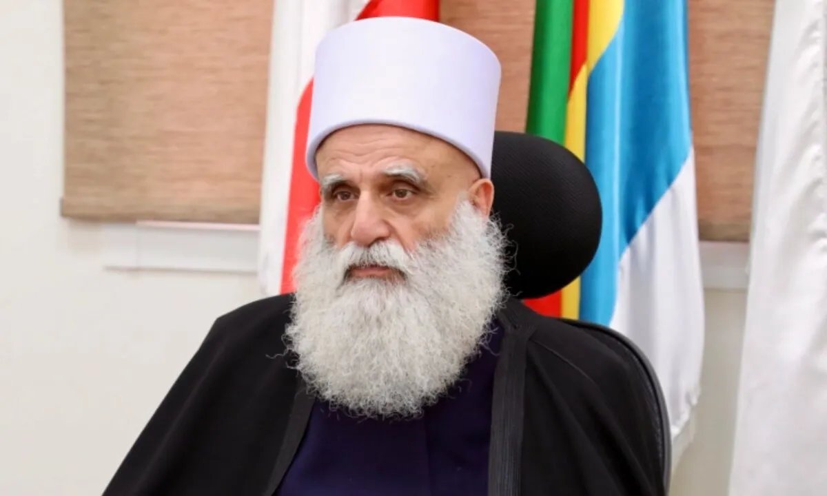 لبنان تتدخل لتهدئة الأوضاع في السويداء: ضغوط على حكمت الهجري