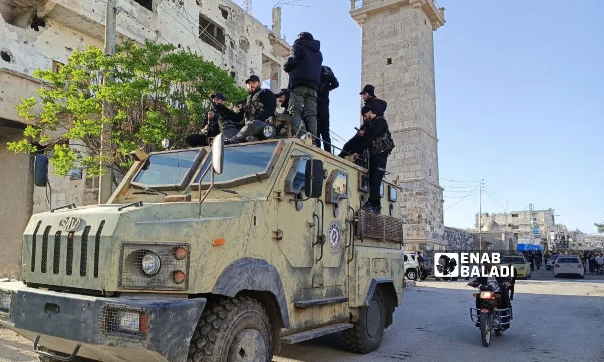 تصعيد في درعا: حشود عسكرية تهدد بصرى الشام بعد محاولة اغتيال قيادي