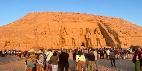 مصر تلغي معاملة السياح العرب كمواطنين في المواقع الأثرية: ما الأسباب والتداعيات؟
