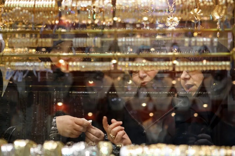 تراجع طفيف في أسعار الذهب في الأسواق السورية اليوم