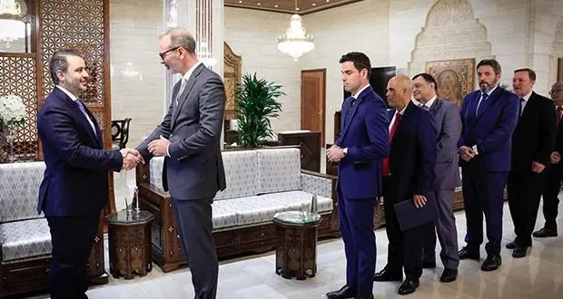 وزير الخارجية السوري يبحث مع سفراء دول أوروبية وآسيوية وأمريكية تطورات الأوضاع