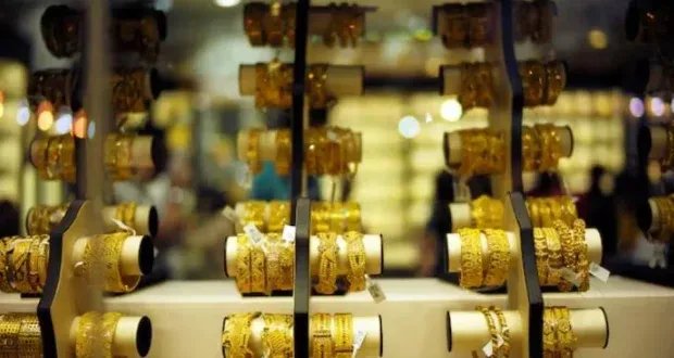 تراجع الذهب مع تحسن شهية المخاطرة بعد الاتفاق التجاري الأميركي الياباني