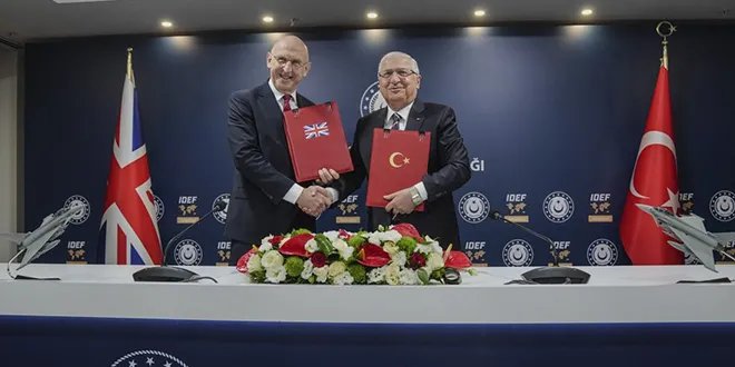 تركيا وبريطانيا توقعان مذكرة تفاهم تتيح لأنقرة استخدام مقاتلات يوروفايتر