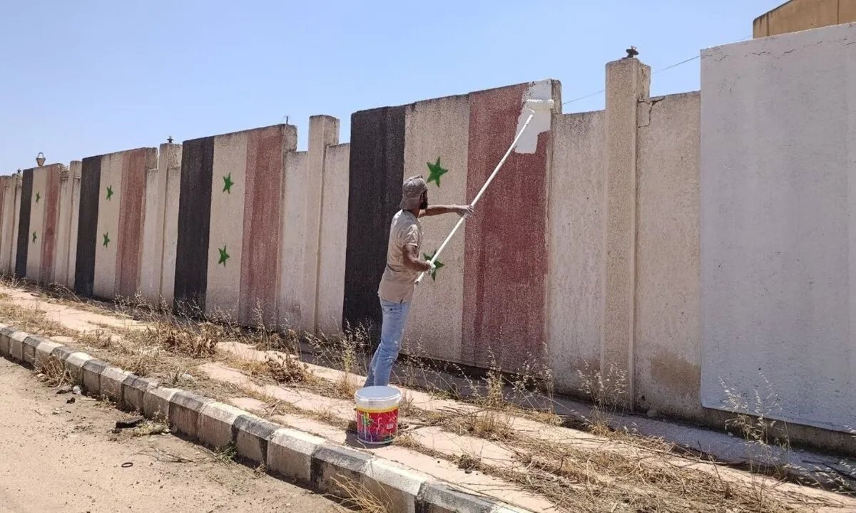 سوريا تطلق برنامجًا وطنيًا لإزالة رموز النظام السابق وتعديل أسماء المرافق