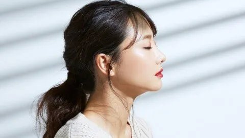 اكتشفي سر البشرة المشرقة: الروتين الياباني للعناية بالبشرة ببساطة وأناقة