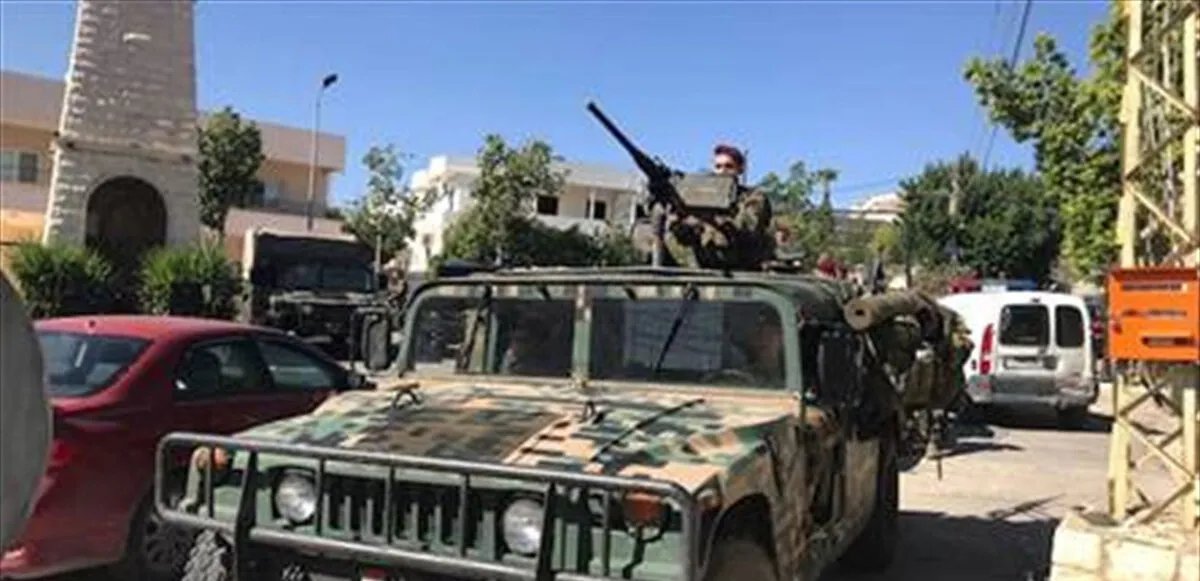 الجيش اللبناني يداهم حارة حريك وبئر العبد ويستهدف عدداً من السوريين (فيديو)