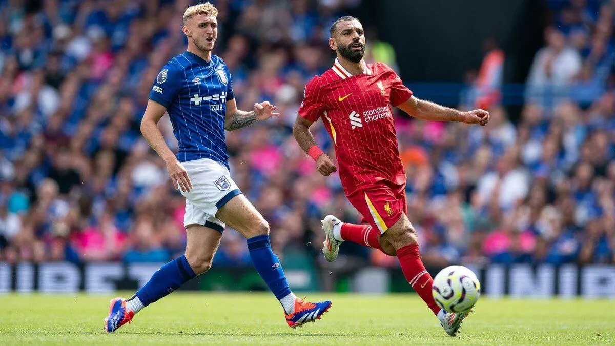 هل يطيح محمد صلاح بآلان شيرر من عرش هدافي الدوري الإنجليزي بعد تجديد عقده مع ليفربول؟