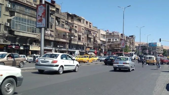 أزمة مواصلات صحنايا: تقليص خطوط النقل يثير استياء الأهالي ومطالبات بإعادة كراج البرامكة