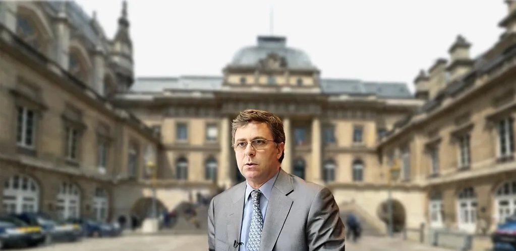 سابقة قضائية في فرنسا: رفض الحصانة عن حاكم مصرف سوريا المركزي السابق بتهمة جرائم ضد الإنسانية