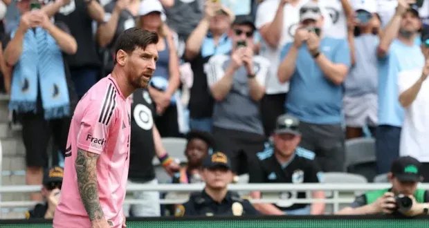 إيقاف ميسي وألبا: عقوبة مفاجئة بسبب الغياب عن مباراة كل النجوم في الدوري الأميركي