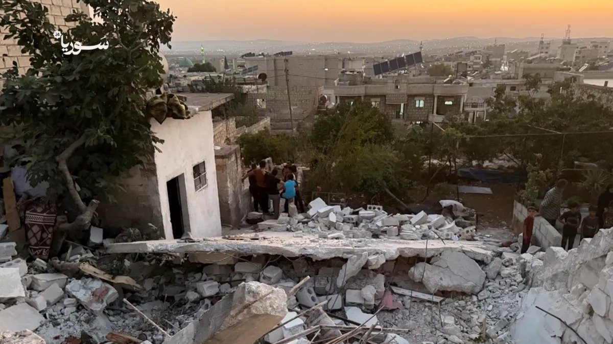 مأساة في ترمانين: مصرع أم وطفليها في انفجار غامض يهز ريف إدلب