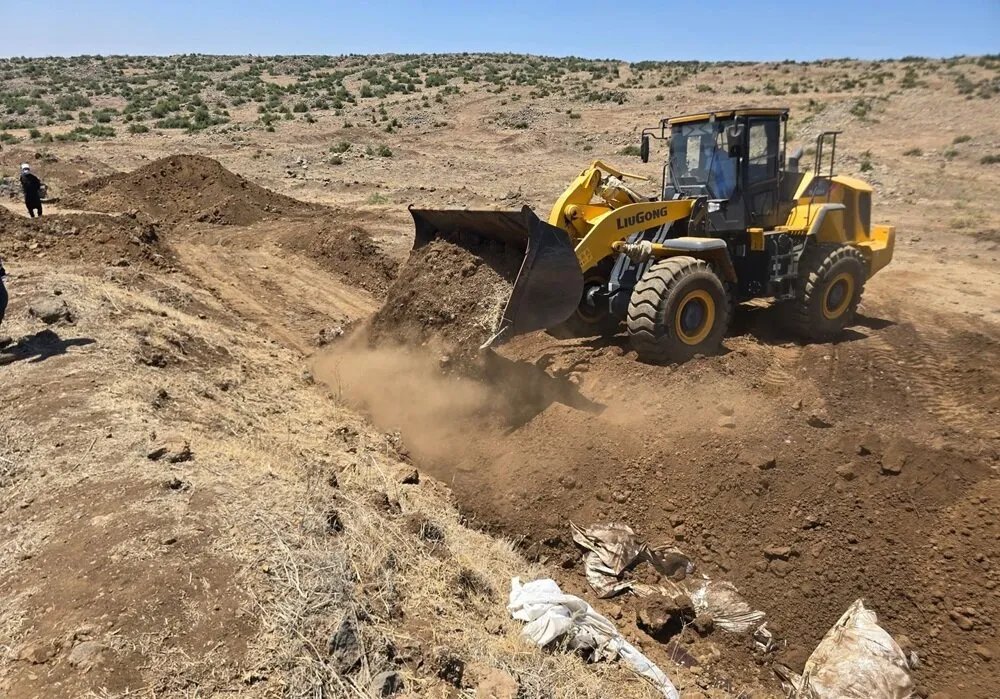 الكشف عن موقع مقبرة جماعية تضم جثث قتلى من مشفى السويداء الوطني
